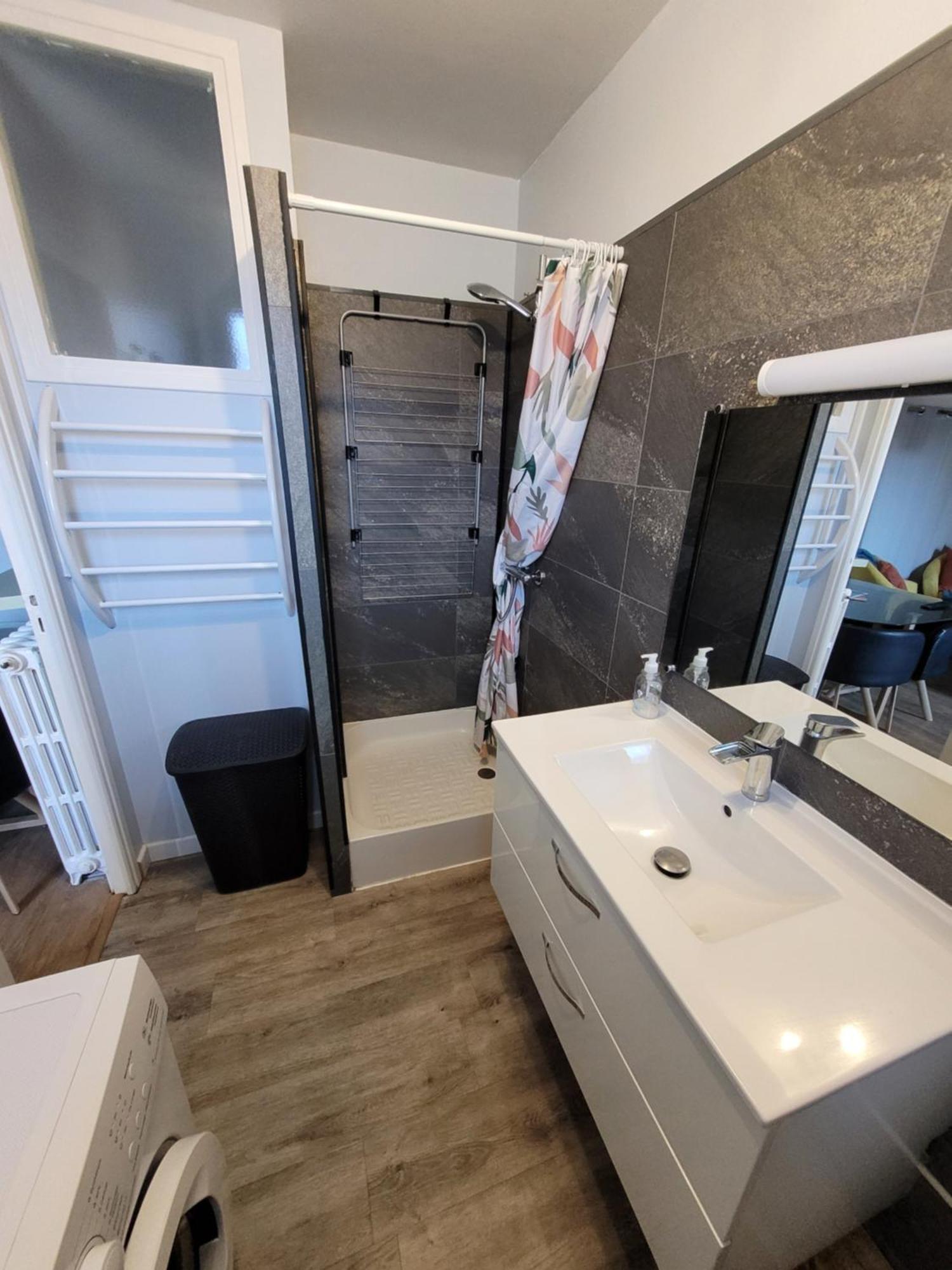 L'Edelweiss Apartment La Bourboule Bagian luar foto
